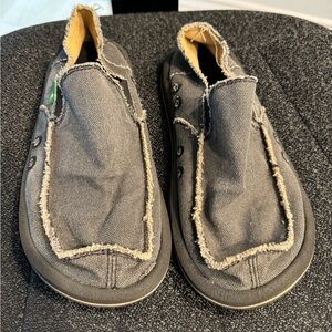 Men’s size 6 sanuk shoes